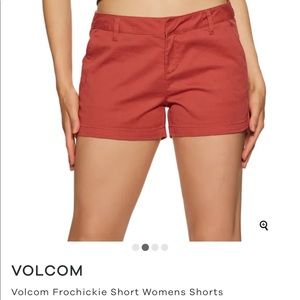 Volcom khaki 3” shorts